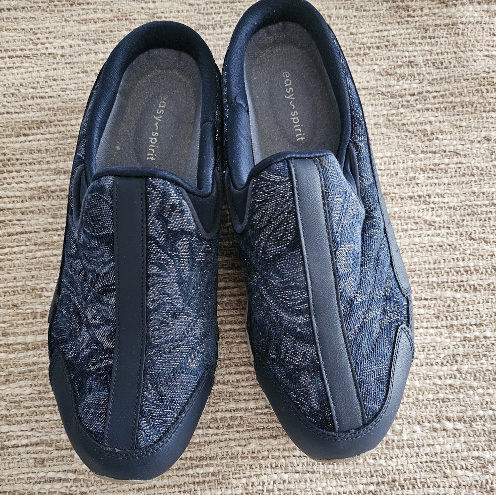 Easy spirit slip in sneaker shoe